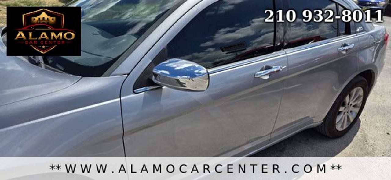 Used 2013 Chrysler 200 Limited FWD image 9