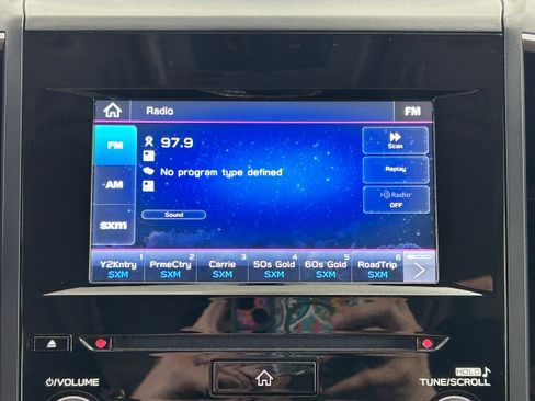 Used 2023 Subaru Forester Premium image 5