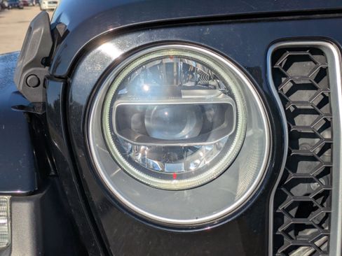 Used 2021 Jeep Wrangler Unlimited Sahara image 10