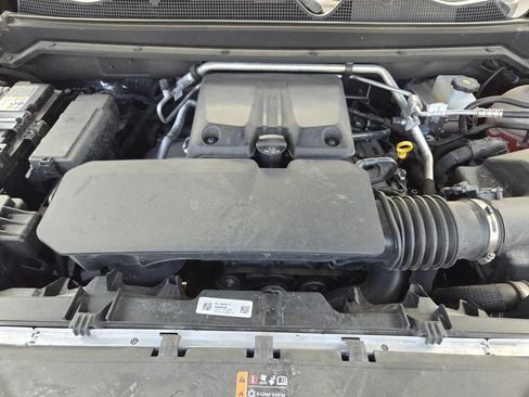 Used 2025 Chevrolet Colorado ZR2 w/ Technology Package AWD/4WD image 25