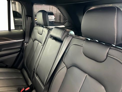New 2025 Jeep Grand Cherokee Limited w/ Luxury Tech Group II AWD/4WD image 20