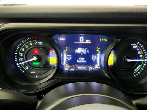 Used 2025 Jeep Wrangler Unlimited Sahara w/ Safety Group AWD/4WD image 13