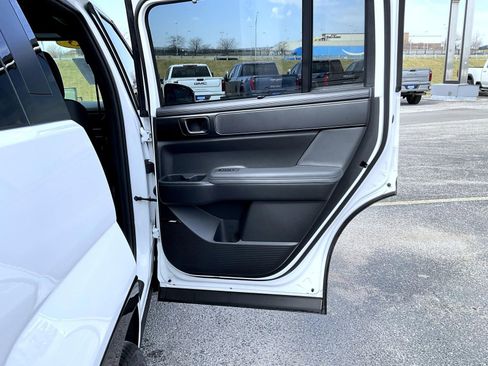 Used 2025 Hyundai Santa Fe Calligraphy AWD/4WD image 17