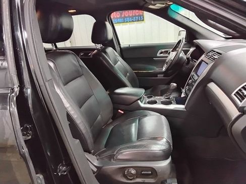 Used 2013 Ford Explorer XLT image 15