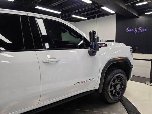 Used 2024 GMC Sierra 2500 AT4 w/ AT4 Premium Plus Package image 5