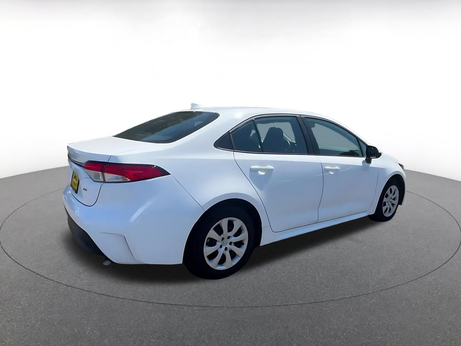 Used 2025 Toyota Corolla LE FWD image 14