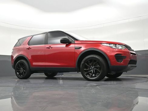 Used 2018 Land Rover Discovery Sport SE image 28