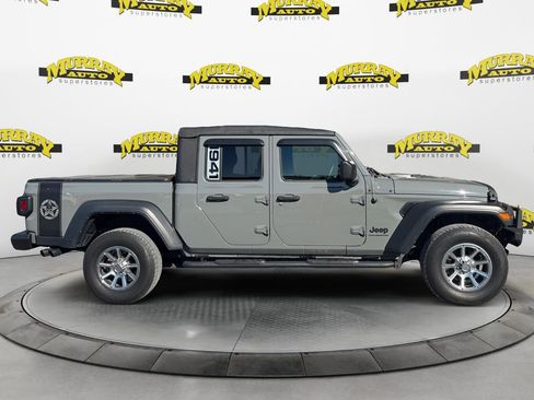 Used 2023 Jeep Gladiator Sport image 6