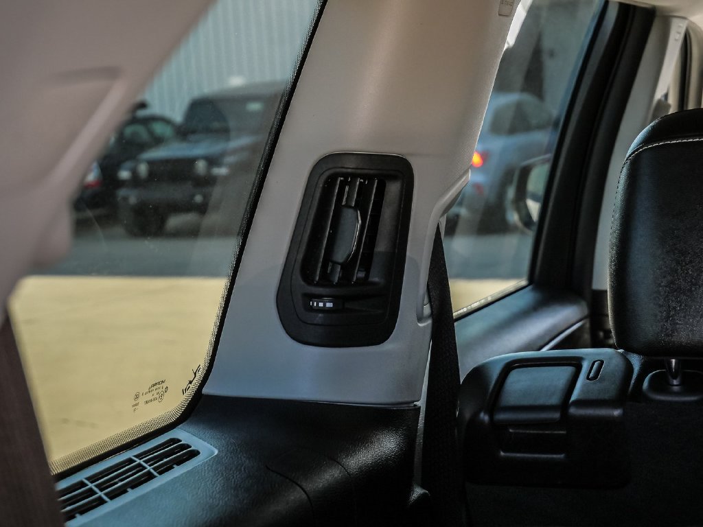 Used 2023 Jeep Grand Cherokee L Limited AWD/4WD image 15