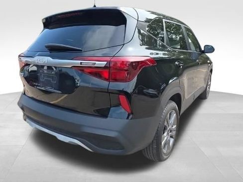 Used 2023 Kia Seltos LX AWD/4WD image 4