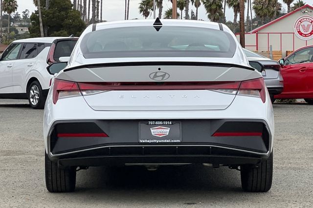 New 2026 Hyundai Elantra SEL Sport FWD image 7
