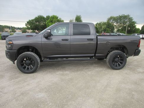 New 2026 RAM 2500 Tradesman AWD/4WD image 8