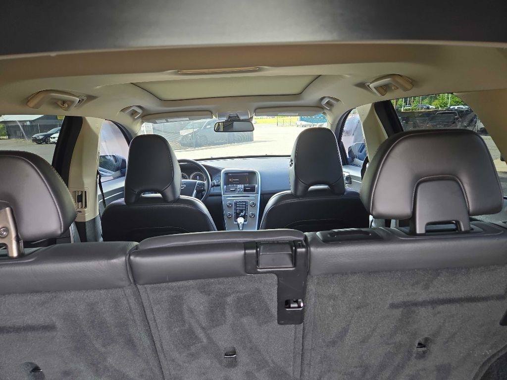 Used 2013 Volvo XC60 T6 AWD/4WD image 32