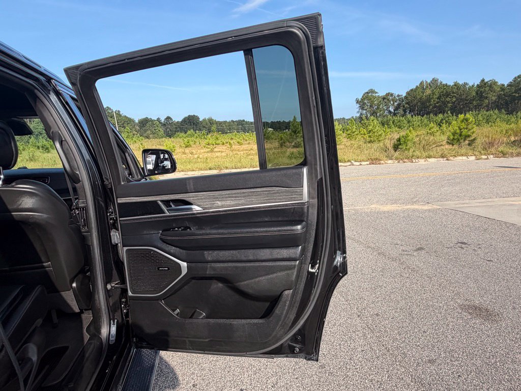 Used 2022 Jeep Wagoneer Series II AWD/4WD image 50