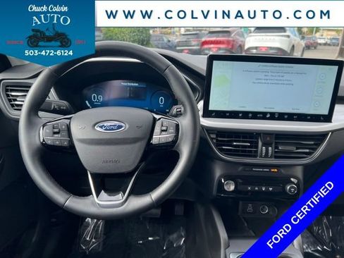 Certified 2025 Ford Escape Platinum AWD/4WD image 17