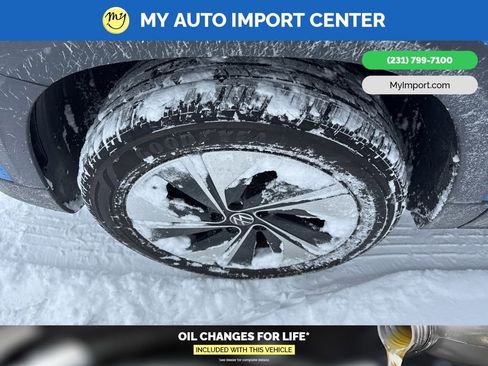 Used 2023 Volkswagen Taos SE image 6