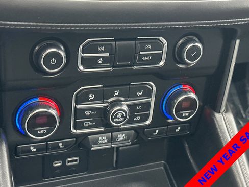 Used 2022 Chevrolet Tahoe LT w/ Luxury Package image 23