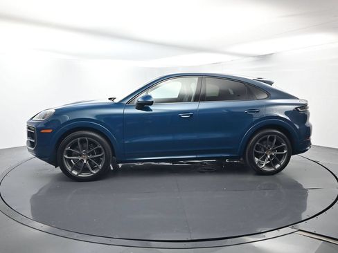 Certified 2025 Porsche Cayenne Coupe AWD/4WD image 2