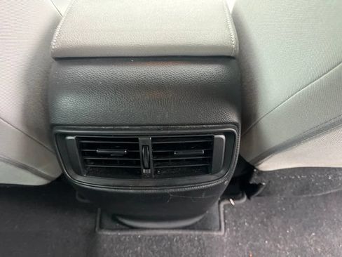 Used 2019 Honda CR-V LX image 8