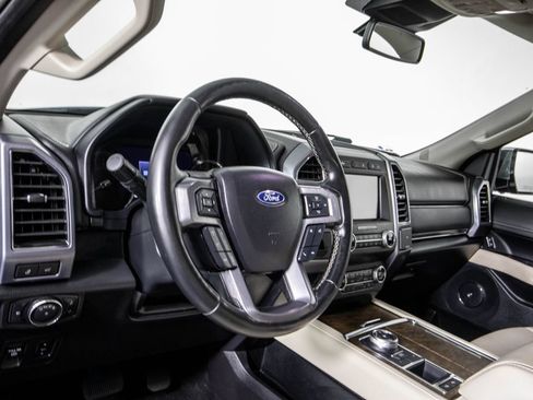 Used 2019 Ford Expedition Platinum RWD image 19