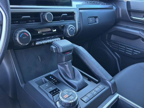 Used 2025 Toyota Tacoma TRD Off-Road image 22