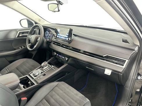 Used 2023 Mitsubishi Outlander SE image 31