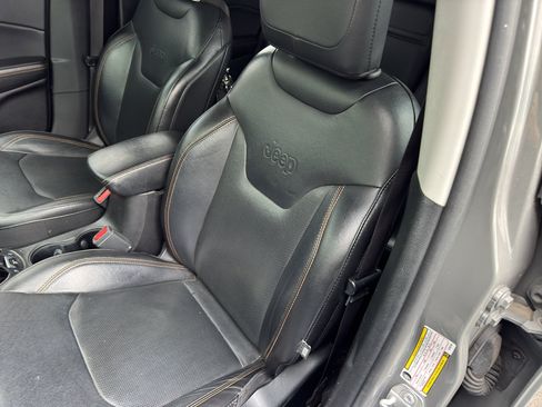 Used 2019 Jeep Compass Limited w/ Safety & Security Group AWD/4WD image 9