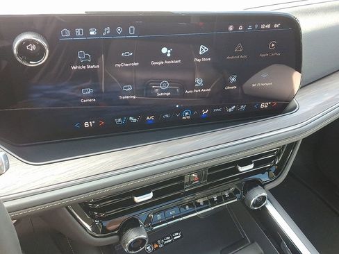 New 2026 Chevrolet Suburban Premier image 8