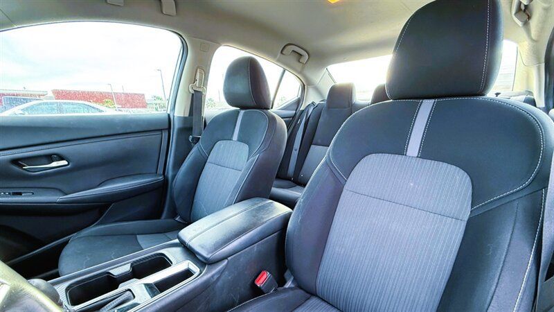 Used 2022 Nissan Sentra SV FWD image 9