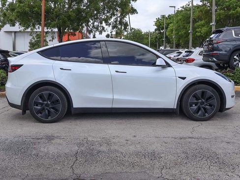 Used 2023 Tesla Model Y Long Range AWD/4WD image 19