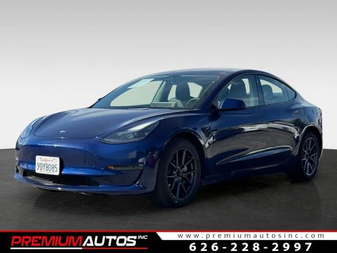 Used 2023 Tesla Model 3 Standard Range image 1