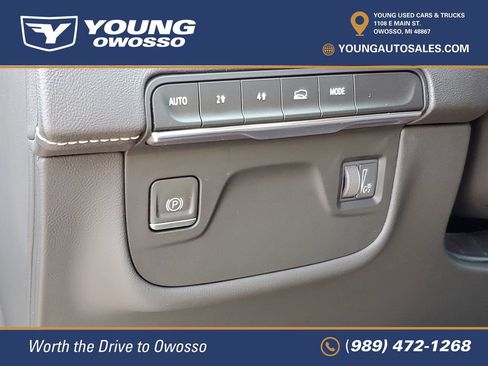 Certified 2024 Cadillac Escalade ESV Premium Luxury w/ LPO, Floor Liner Package AWD/4WD image 12
