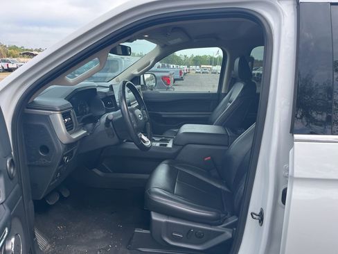 Certified 2024 Ford Expedition Max XLT RWD image 10