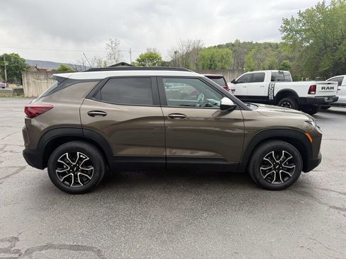Used 2022 Chevrolet TrailBlazer ACTIV w/ Sun and Liftgate Package FWD image 10