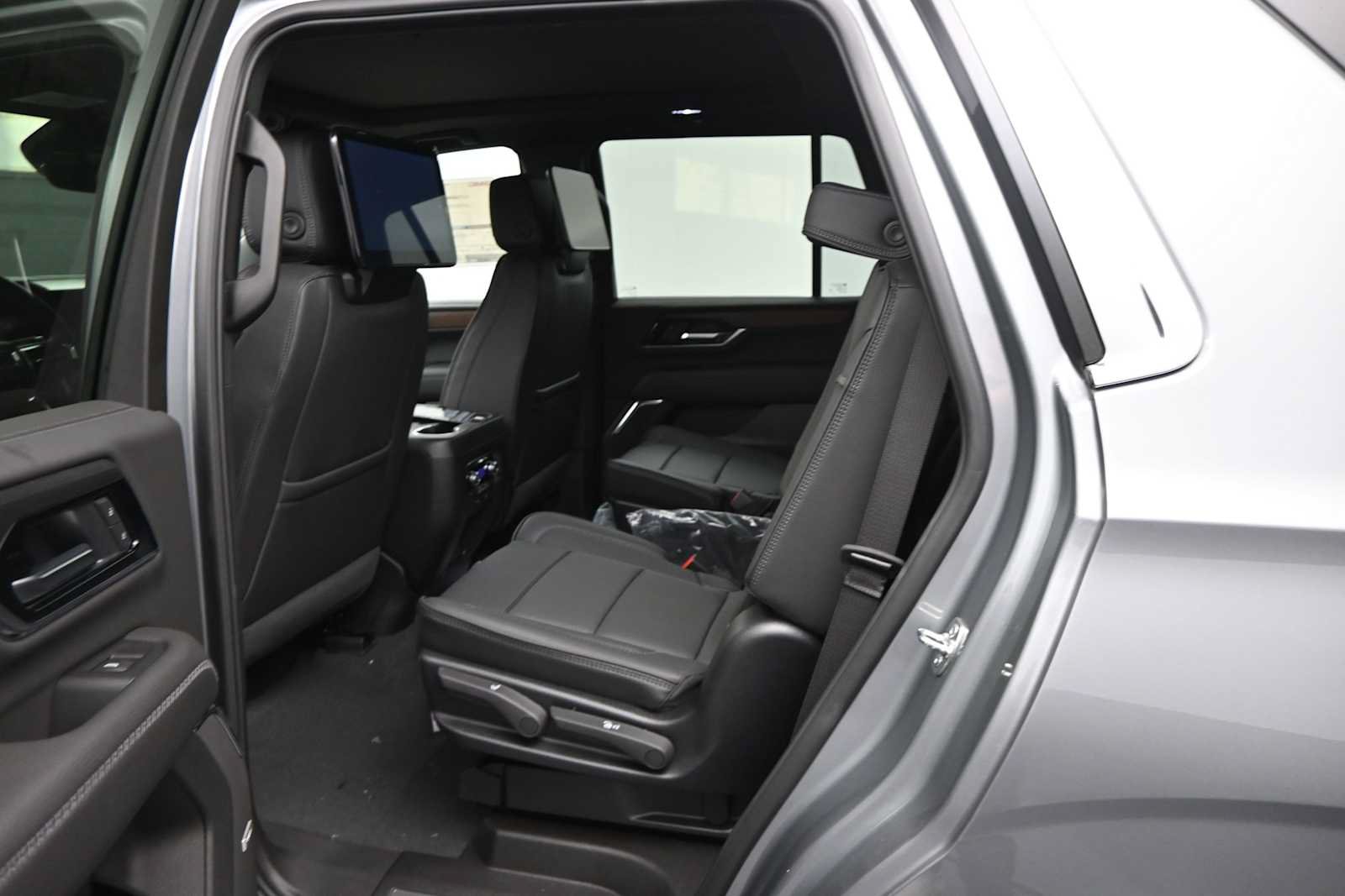 New 2027 GMC Yukon Denali w/ Denali Reserve Package AWD/4WD image 12