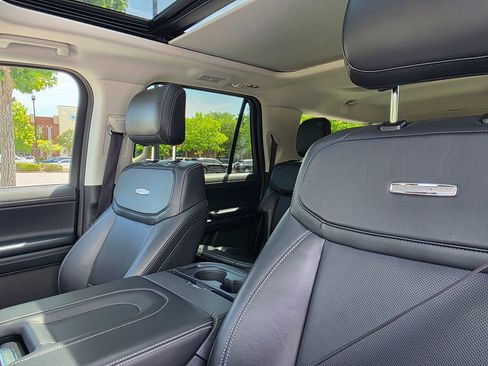 Used 2025 Ford Expedition Max Platinum AWD/4WD image 14