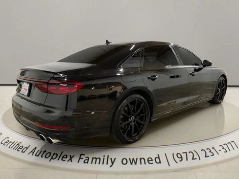 Used 2022 Audi S8 w/ S8 Comfort Plus Package AWD/4WD image 5