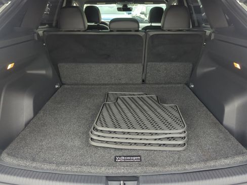 Used 2022 Volkswagen Atlas Cross Sport SEL R-Line image 32