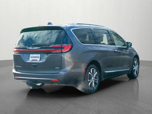 Used 2022 Chrysler Pacifica Pinnacle image 7