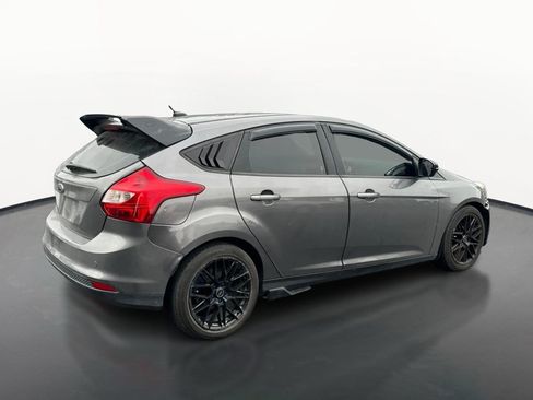 Used 2014 Ford Focus SE w/ Equipment Group 201A FWD image 3