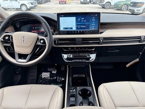 New 2025 Lincoln Corsair Grand Touring image 16