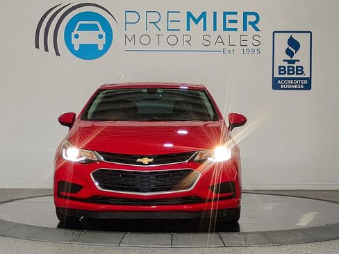 Used 2017 Chevrolet Cruze LT w/ Convenience Package FWD image 21