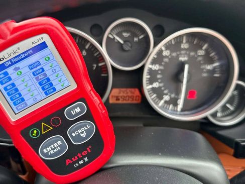 Used 2006 MAZDA MX-5 Miata Grand Touring w/ Suspension Pkg image 11