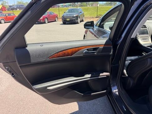 Used 2013 Lincoln MKZ FWD image 21