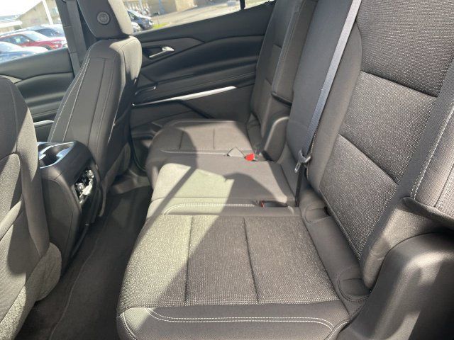 Used 2025 Chevrolet Traverse LT w/ Sun and Wheel Package AWD/4WD image 23