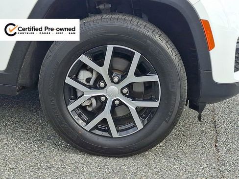 Certified 2023 Jeep Grand Cherokee Limited AWD/4WD image 8