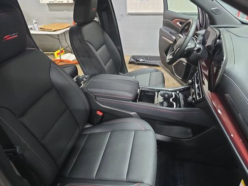 New 2026 Chevrolet Traverse Z71 image 11