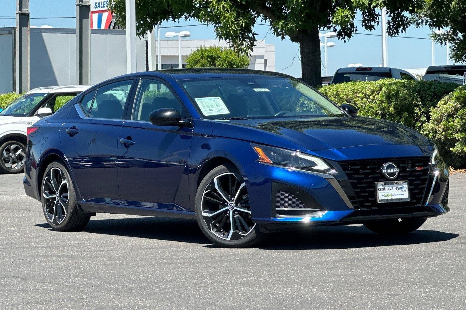Certified 2024 Nissan Altima 2.5 SR FWD image 2