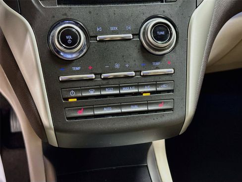 Used 2017 Lincoln MKC Select w/ Select Plus Package FWD image 16