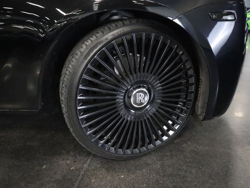 Used 2017 Rolls-Royce Ghost image 10